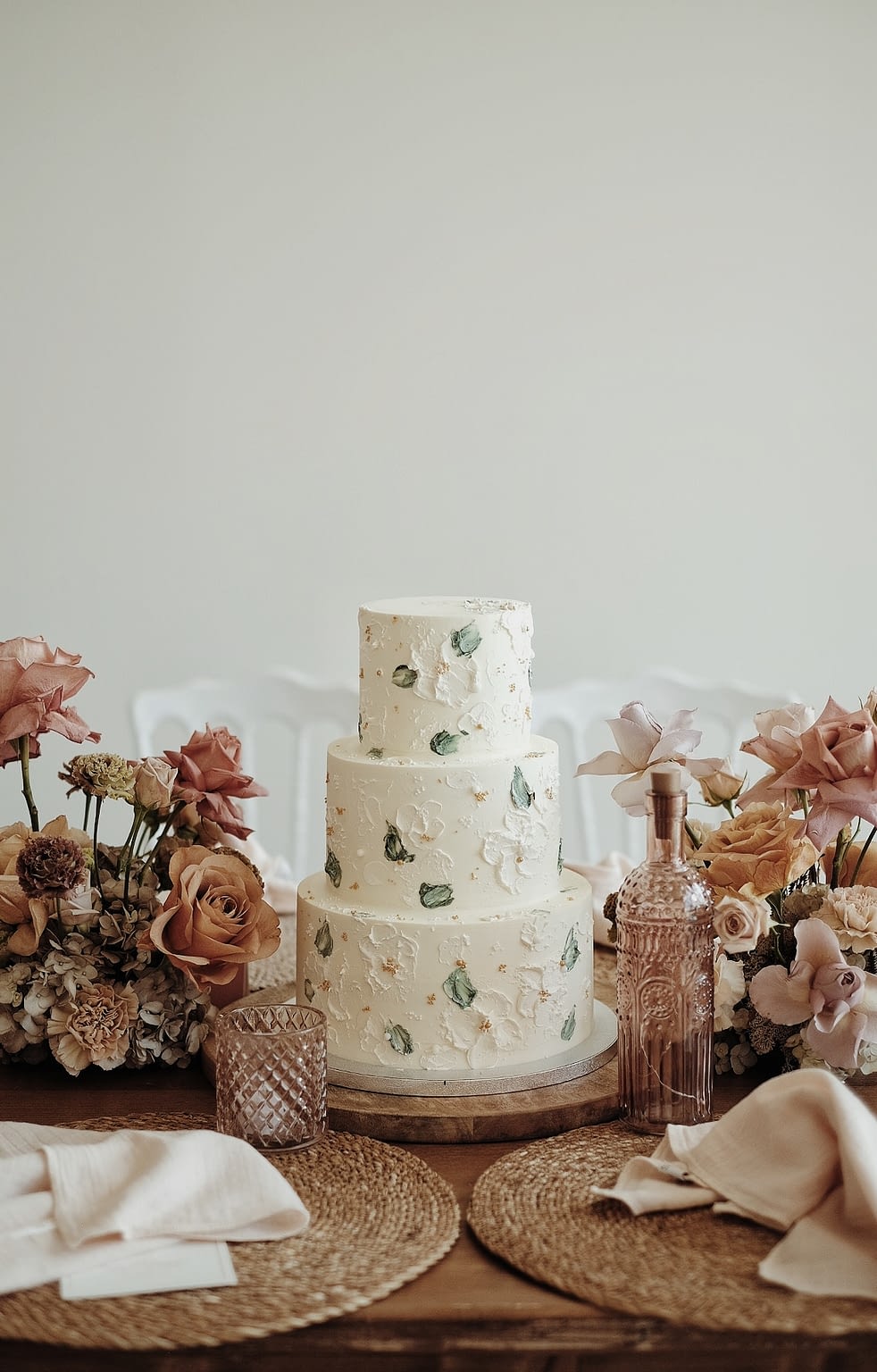 Christine et Valentin - White painted cake